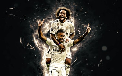 88A8娱乐热评-克瓦拉茨赫利亚欧冠首秀就封神